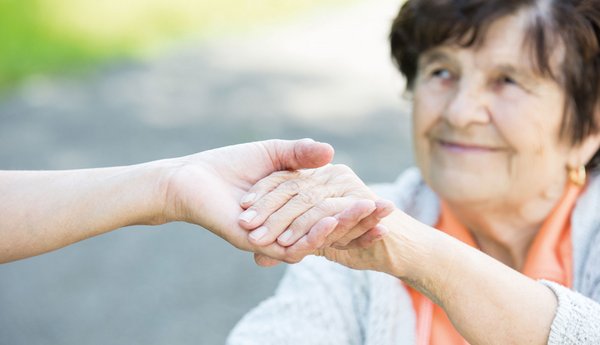 Pflegelotsen sind eine wichtige Anlaufstelle für Beschäftigte in familienfreundlichen Unternehmen Pflegelotsen sind eine wichtige Anlaufstelle für Beschäftigte in familienfreundlichen Unternehmen